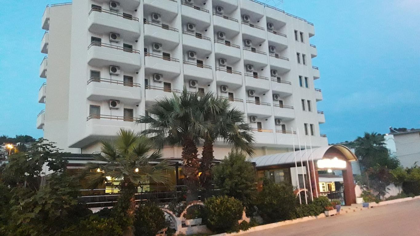 Minay Hotel, (₺̶ ̶1̶.̶0̶4̶6̶) ₺ 1.020'den başlayan fiyatlara. Kuşadası  Otelleri - KAYAK